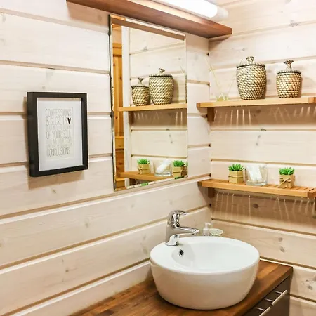 Hébergement de vacances Aurinko-saaga 2 Paritalo Lasiterassihuon By Interhome *